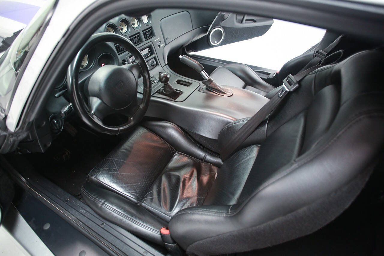 Used 1999 Dodge Viper GTS RWD image 21