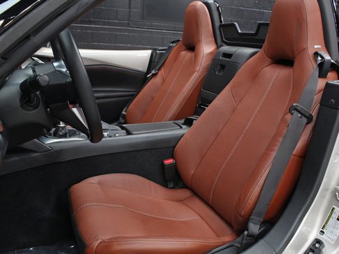 Used 2022 MAZDA MX-5 Miata Grand Touring w/ Weather Package RWD image 40
