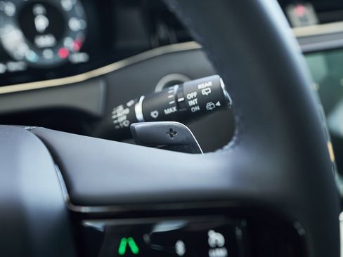 Used 2024 Land Rover Range Rover Evoque Dynamic SE image 42