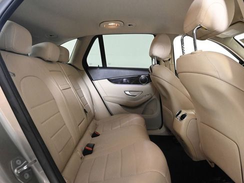 Used 2020 Mercedes-Benz GLC 300 image 17