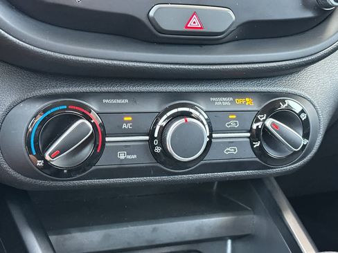 Used 2023 Kia Soul LX w/ Option Group 015 FWD image 21