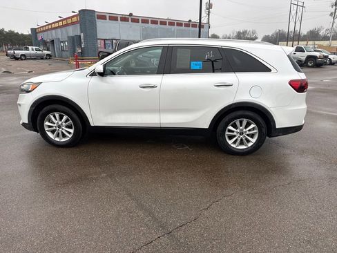 Used 2019 Kia Sorento LX w/ LX Convenience Package image 5