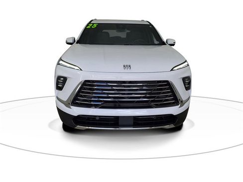 Used 2025 Buick Enclave Preferred image 2