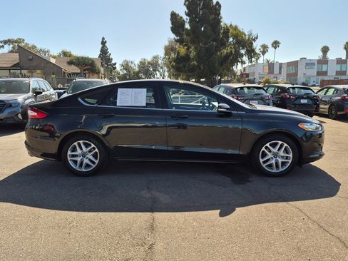 Used 2014 Ford Fusion SE FWD image 5