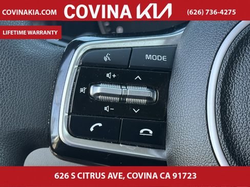 Used 2023 Kia Sorento LX image 17