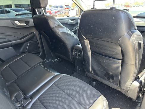 Used 2023 Ford Escape SE FWD image 11