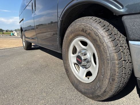 Used 2003 GMC Savana 1500 Passenger w/ Sle Preferred Equipment Group image 8