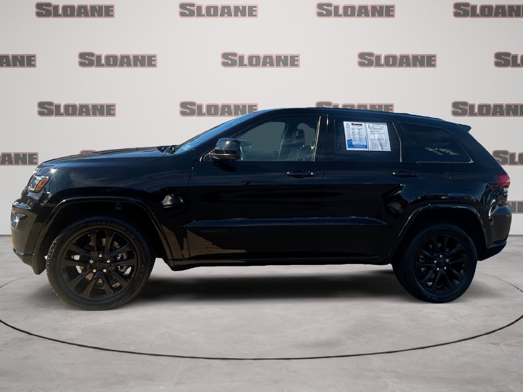 Used 2022 Jeep Grand Cherokee Laredo X AWD/4WD image 2