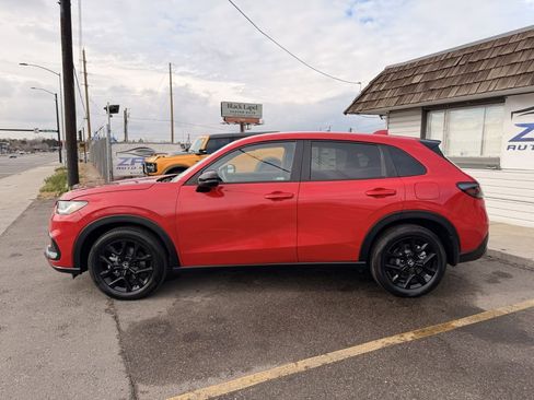 Used 2023 Honda HR-V Sport image 4