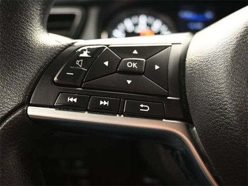 Used 2021 Nissan Rogue Sport S image 23