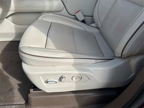 Used 2022 GMC Yukon Denali w/ Denali Premium Package image 21