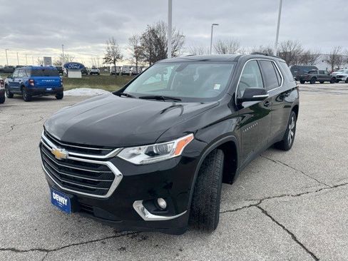 Used 2019 Chevrolet Traverse LT w/ LT Premium Package image 3