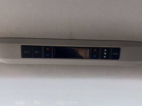 Used 2024 Toyota Sienna XLE FWD image 22