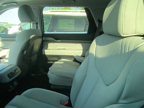 Used 2025 Hyundai Palisade SEL FWD image 6