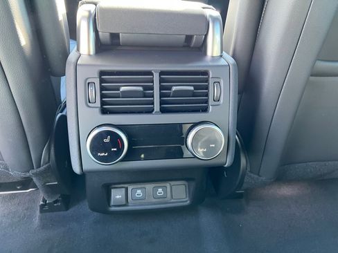 New 2025 Land Rover Discovery Dynamic SE image 24