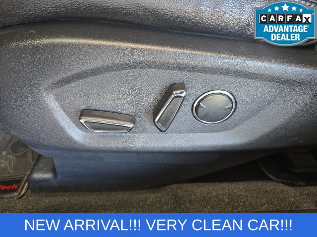 Used 2017 Ford Explorer XLT w/ Equipment Group 202A FWD image 25