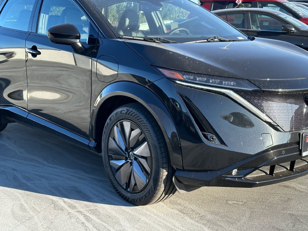 Used 2024 Nissan Ariya AWD image 11