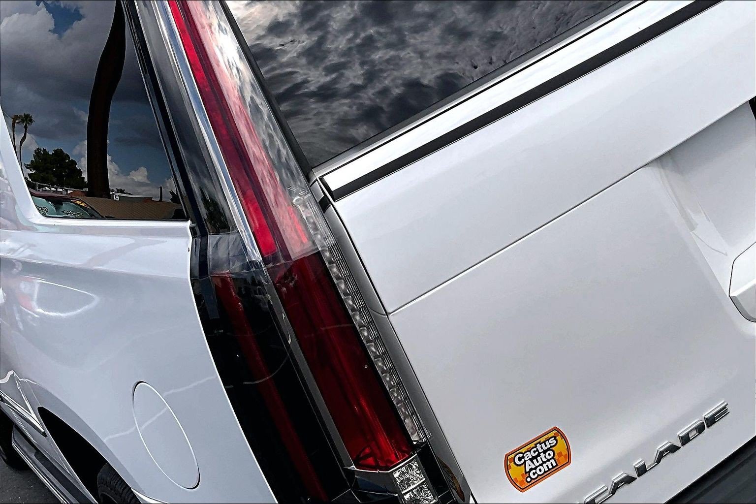 Used 2018 Cadillac Escalade Luxury AWD/4WD image 32
