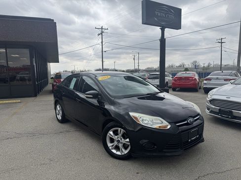 Used 2014 Ford Focus SE w/ SE Winter Package FWD image 1