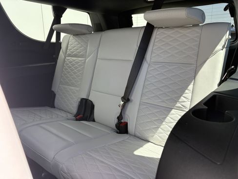 Certified 2025 Cadillac Escalade ESV V AWD/4WD image 12