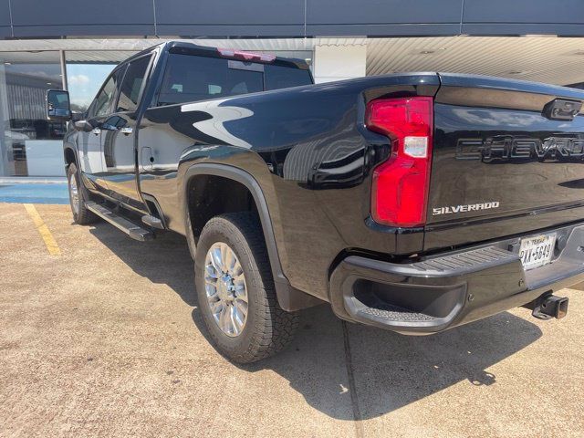 Used 2020 Chevrolet Silverado 3500 High Country w/ Technology Package AWD/4WD image 5