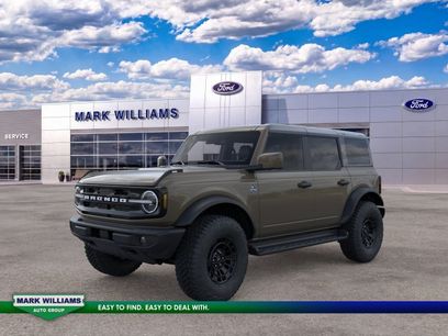 New 2026 Ford Bronco Outer Banks w/ Sasquatch Package