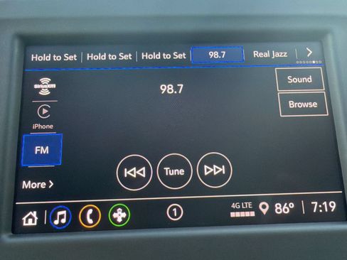 Used 2023 Chevrolet Equinox LT AWD/4WD image 17