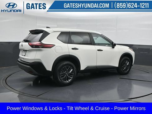 Used 2023 Nissan Rogue S FWD image 2
