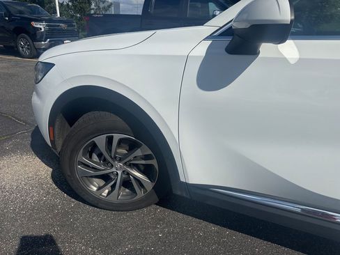 Used 2023 Buick Envision Essence image 4