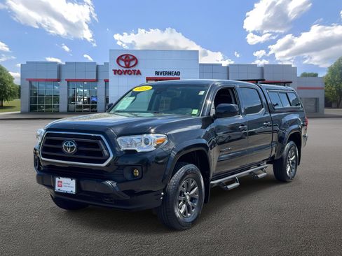 Certified 2021 Toyota Tacoma SR5 AWD/4WD image 1