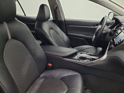 Used 2018 Toyota Camry XSE image 21