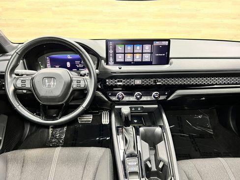 Used 2025 Honda Accord Sport image 2