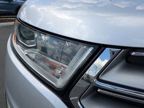 Used 2016 Ford Edge Titanium FWD image 10