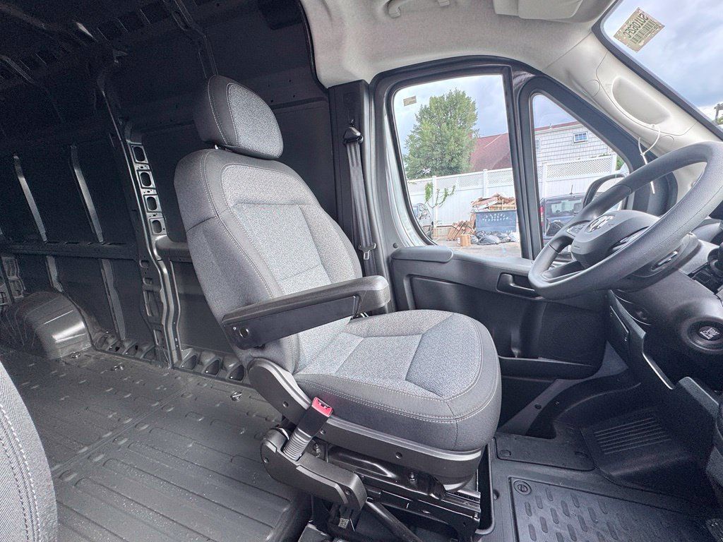 Used 2026 RAM ProMaster 2500 w/ Safety Group FWD image 21