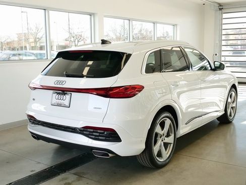 New 2025 Audi Q5 Prestige image 6