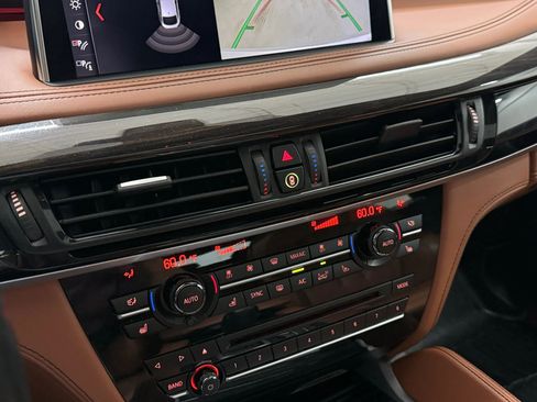 Used 2019 BMW X6 xDrive50i w/ M Sport Package image 22