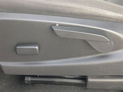 Used 2018 Chevrolet Colorado LT w/ Redline Special Edition image 17