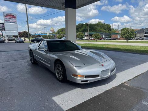 Used 2002 Chevrolet Corvette Z06 w/ Memory Pkg RWD image 7