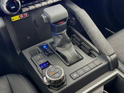 New 2026 Toyota Tacoma TRD Off-Road w/ TRD Off Road Premium Package AWD/4WD image 19