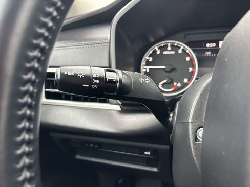 Used 2024 Mitsubishi Outlander SE image 28