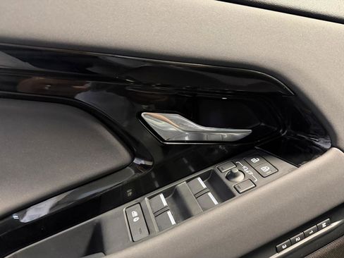 Used 2026 Land Rover Range Rover Evoque S image 12