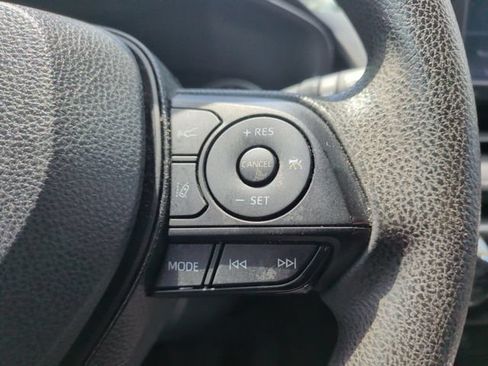 Used 2021 Toyota RAV4 XLE FWD image 21