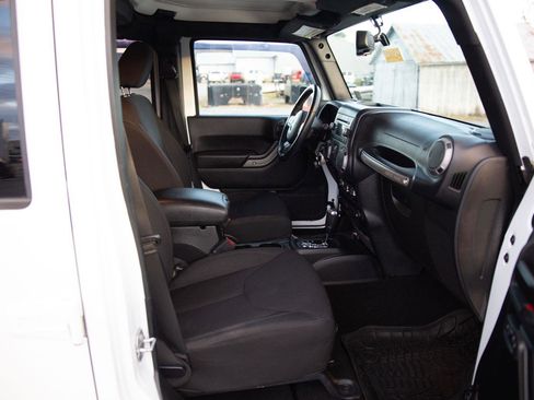 Used 2016 Jeep Wrangler Unlimited Sport image 19