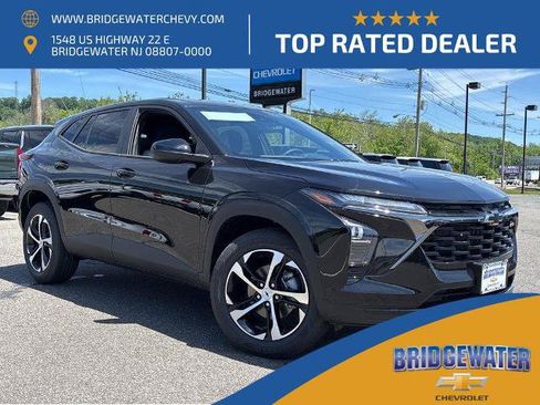 Used 2026 Chevrolet Trax RS w/ Driver Confidence Package FWD image 1