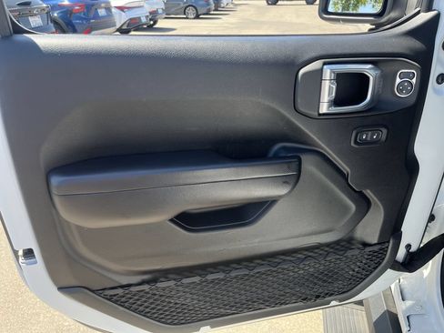 Used 2021 Jeep Gladiator Sport AWD/4WD image 20