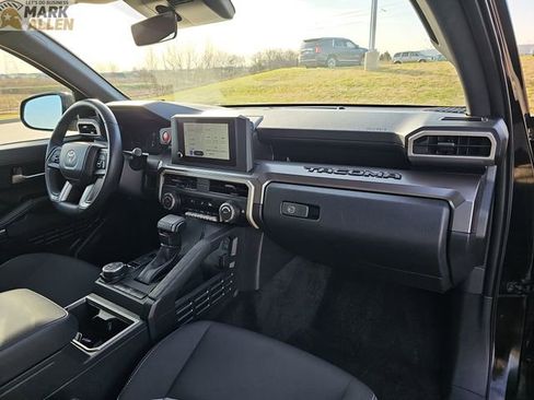 Used 2025 Toyota Tacoma TRD Off-Road image 28