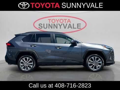 Used 2022 Toyota RAV4 XLE Premium AWD/4WD image 10