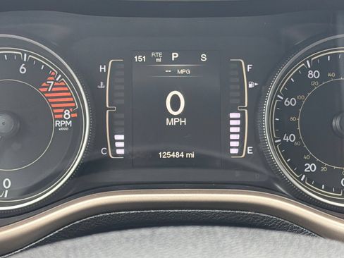 Used 2016 Jeep Cherokee Latitude w/ Comfort/Convenience Group AWD/4WD image 25