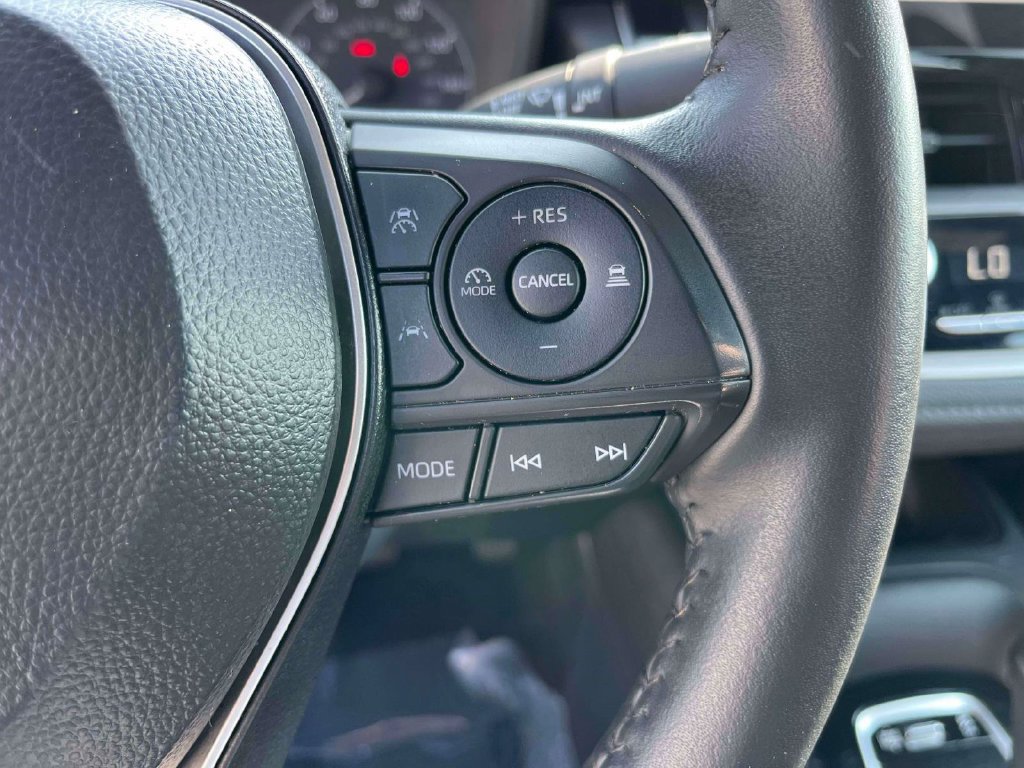 Used 2025 Toyota Corolla SE FWD image 16