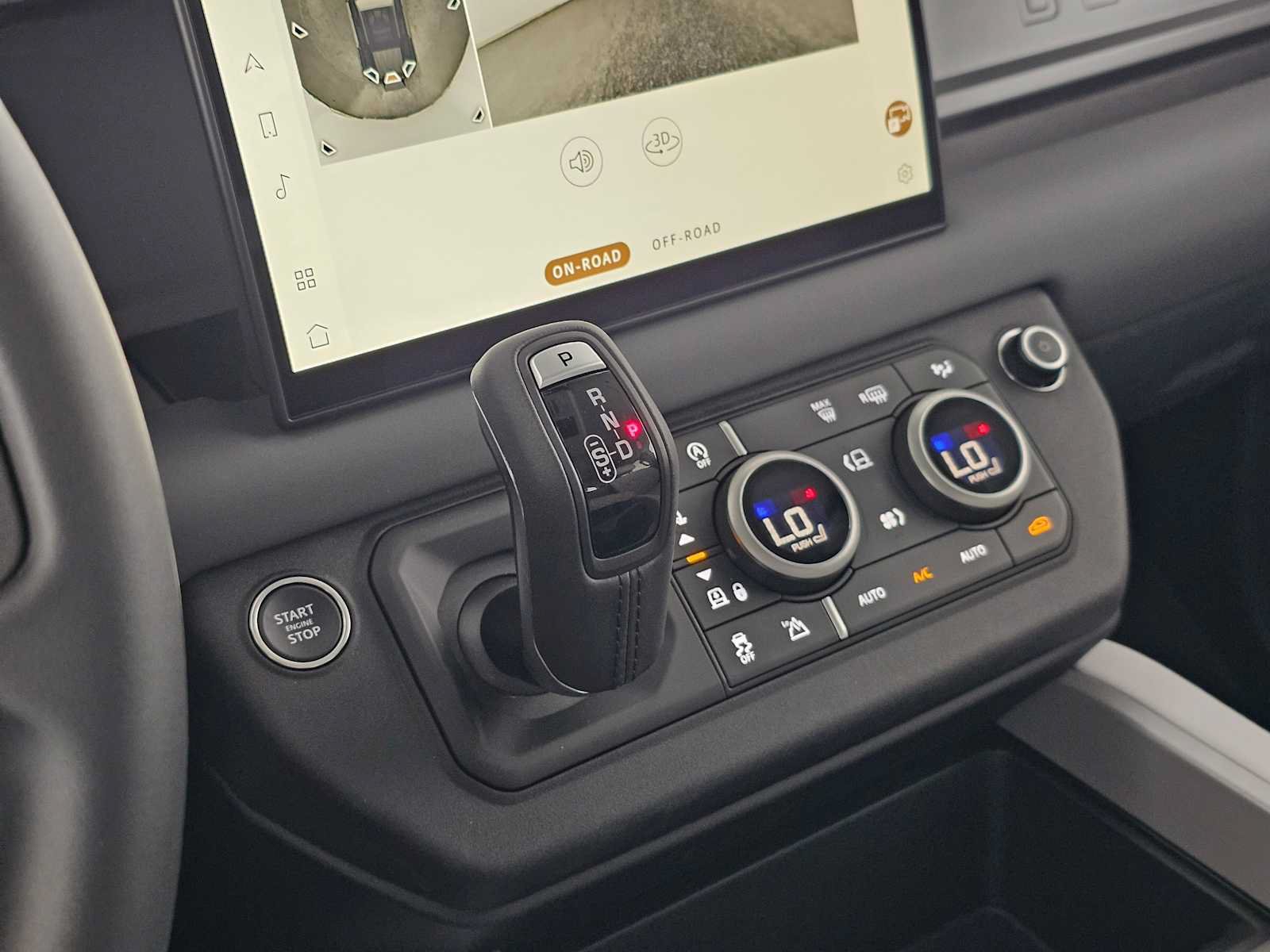 New 2025 Land Rover Defender 110 X AWD/4WD image 30